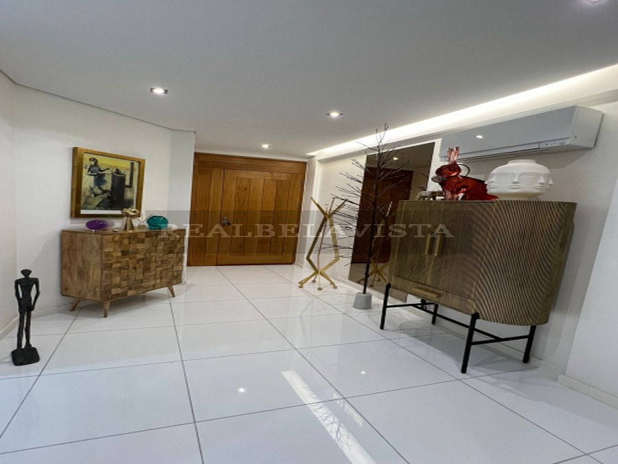 Moradia V3+1 de Luxo com piscina e 3 Frentes