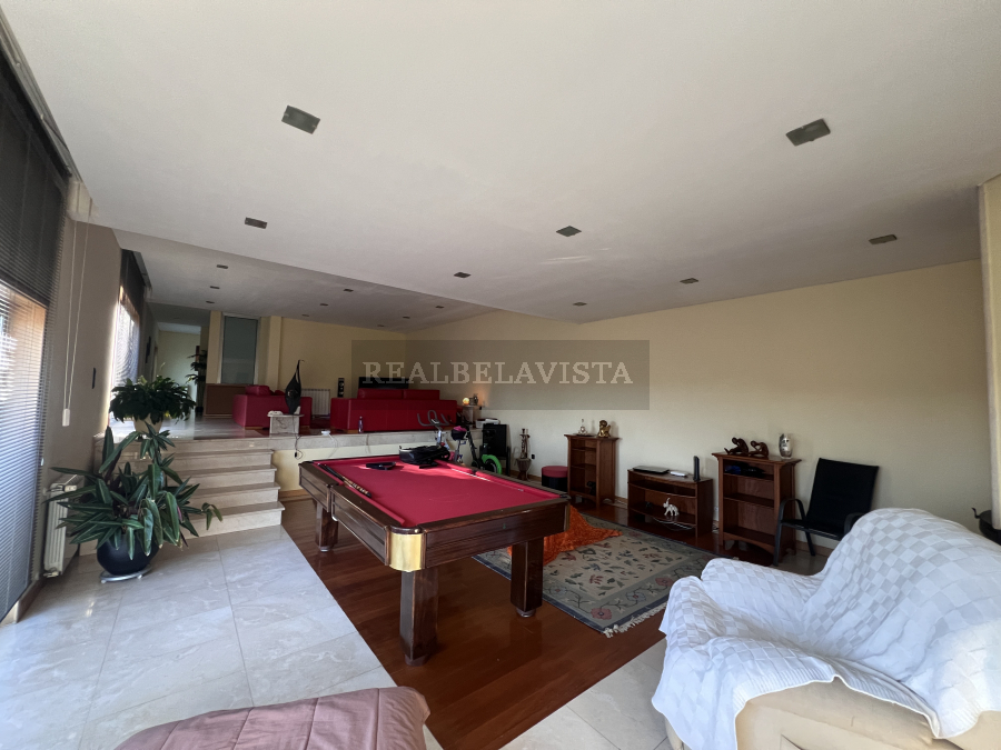 🏡 Magnífica Moradia T4 de 4 Frentes – Oportunidade Única!